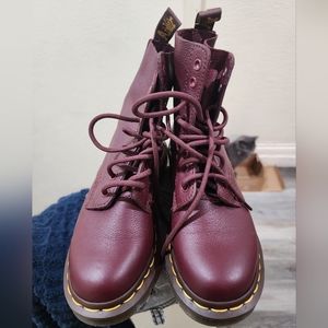 Doc Marten 1460 pascals